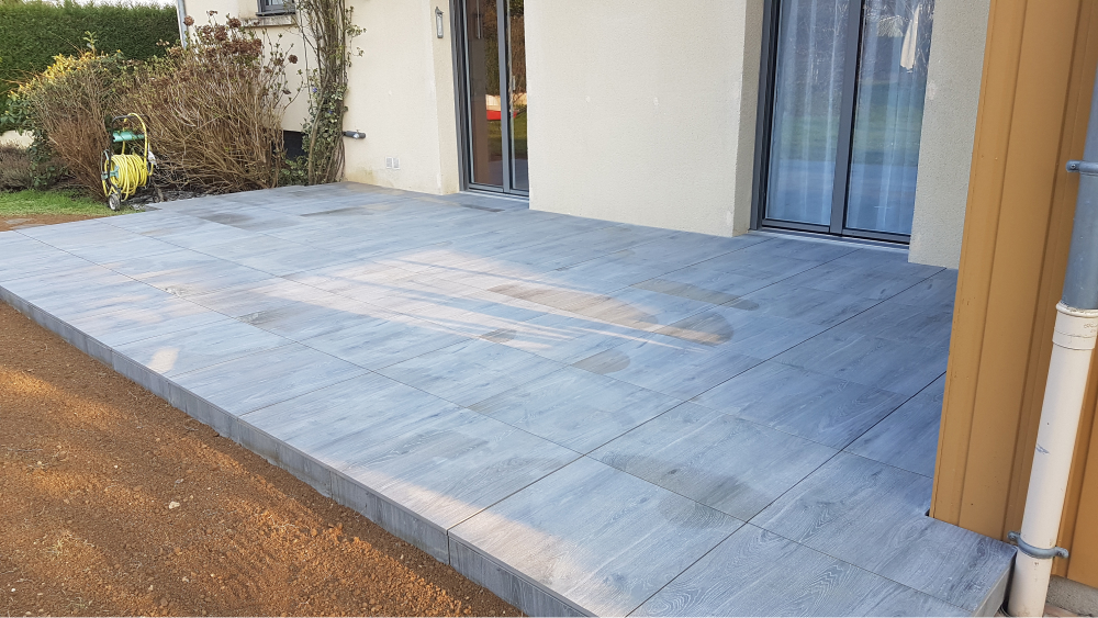 Beslou Paysage Paysagiste Cesson Sevigne Terrasse Sur Plot En Gres Cerame 1